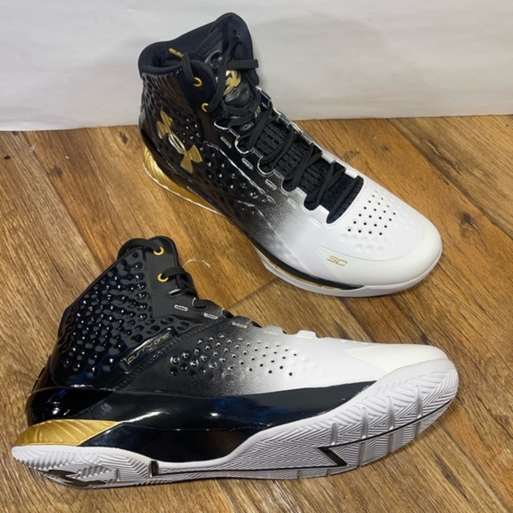 Under Armour Men's Black and Gold Basketball Shoes